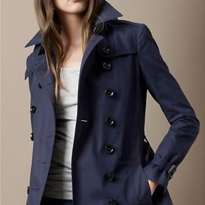 BURBERRY
Kensington Heritage Belted  Trench Coat